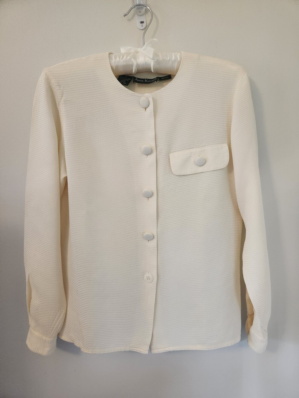 Anne Klein 100% Silk Cream Round-Neck Button Vintage Blouse